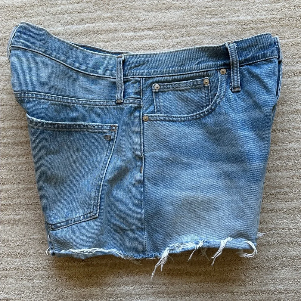 Like New Madewell Relaxed Denim Shorts Button Fly MD739 Size 31 - Picture 7 of 16